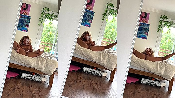 hot sexy chick Camila Elle lay on her  spread her coochie in front of the mirror
