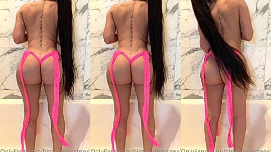 freaky ebony girl Himynamestee stands tall for the cam and claps  her sexy huge ass while wiggling, onlyfans leak