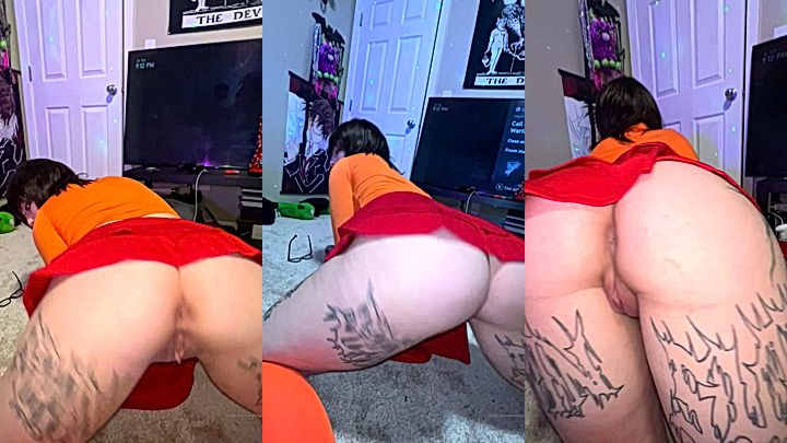 sexy goddess Triplexceleste bends over and wiggles her sexy ass for the cam, private video