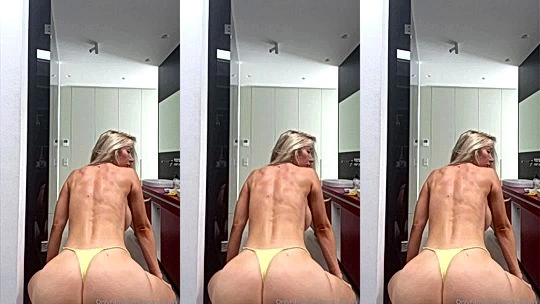 onlyfans model Amanda Toy twerk tease in short tights