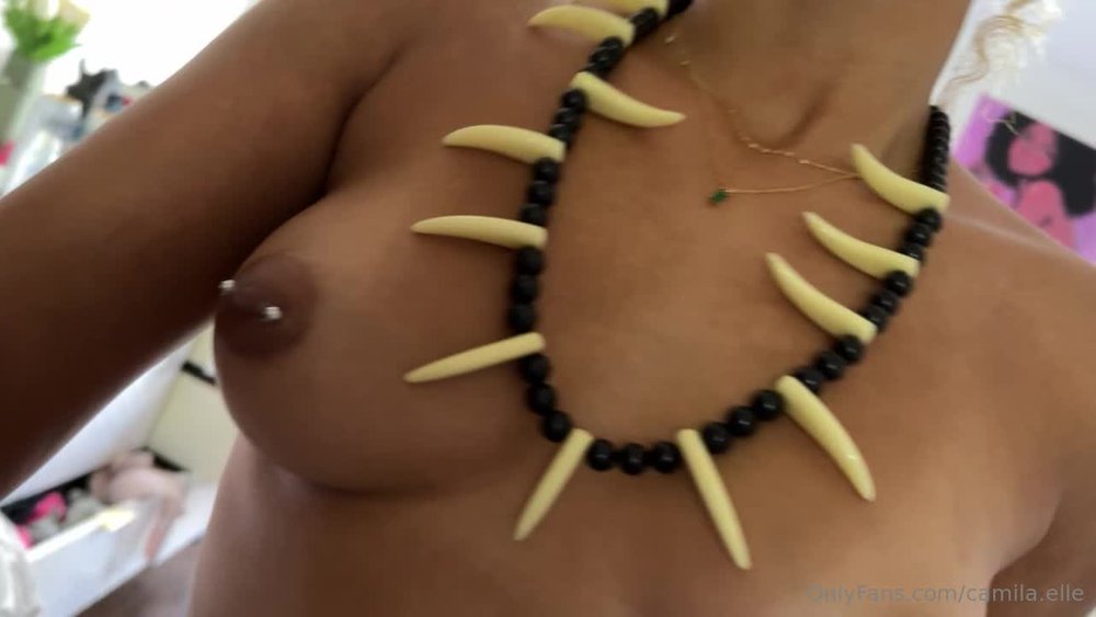 cosplay onlyfans model Camila Elle shows her huge tits and shakes her big ass