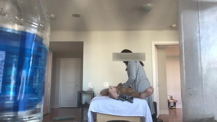 horny client gropped his massage therapist while she gives him a handjob Sinfuldeeds onlyfans onlyfans leak
