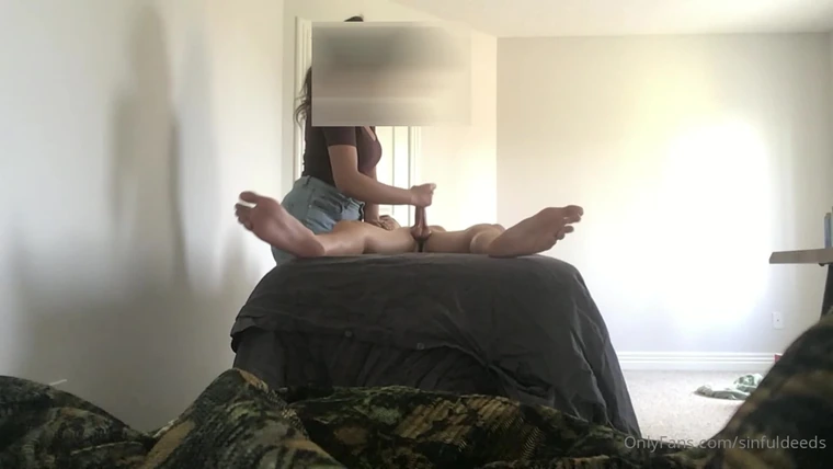 horny asian client gropped his massage therapist’s ass while she plays with his huge dick Sinfuldeeds onlyfans leak