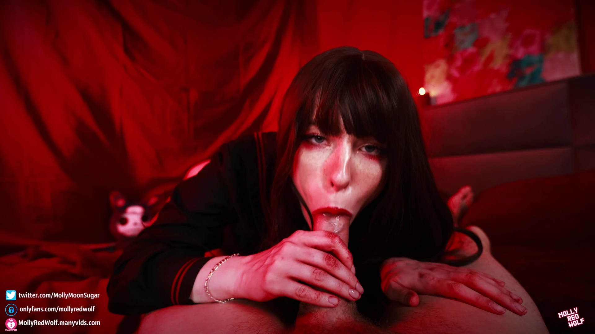 white hoe MollyRedWolf deepthroat huge cock in her bedroom, leaked onlyfans