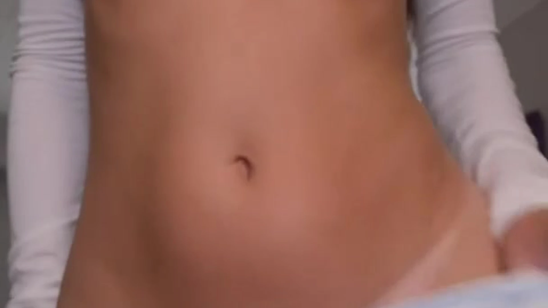 hot stepsis Nikanikaa walks in boobs out and you know what’s gonna happen next