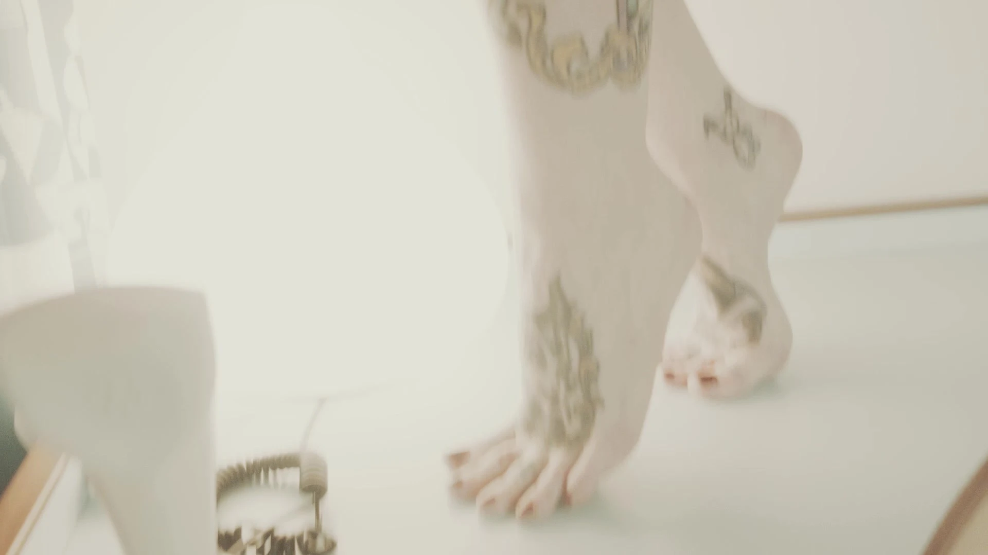 italian onlyfans stepmom Riae shows of her naked big ass and huge tits