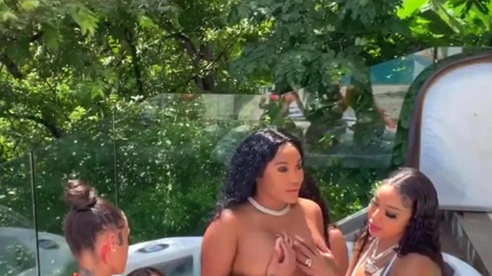 onlyfans slut Alexis sky and her baddie friends pool party turned naughty quickly