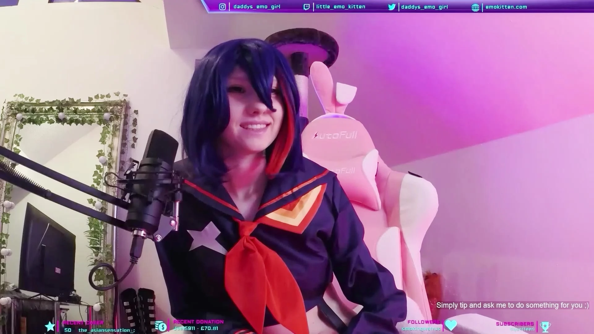 bad girl Little_emo_kittenin cosplay satisfying her sexual urge alone