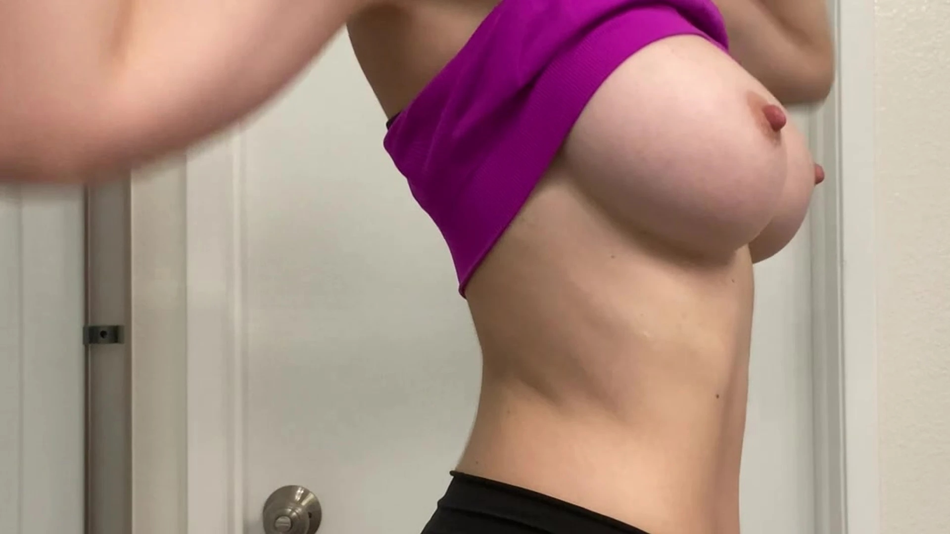 horny onlyfans girl Ellie James braless and bouncing while you watch