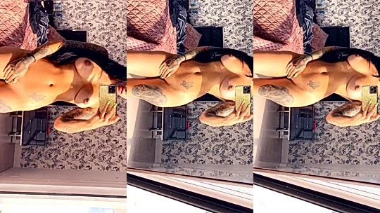 sexy onlyfans model Giuliana Cabrazia do mirror selfie and shows her big ass and tits