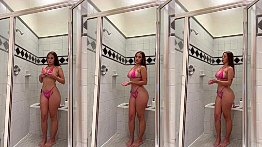 busty onlyfans model  Sophieraiin shows her big ass and jiggles her tits in lingerie