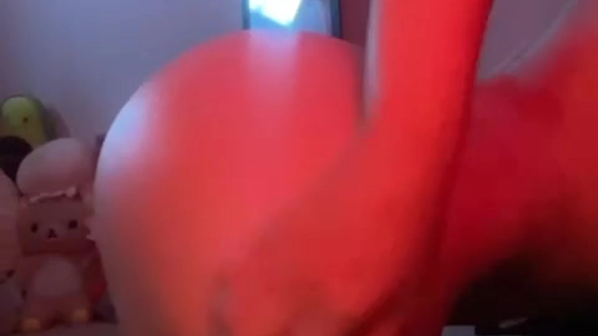 Belindanohemy bends over to show off her amazing ass to her fans