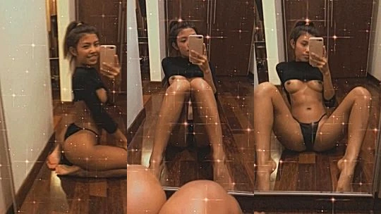 horny onlyfans model Tita Sahara do mirror selfie and shows her big ass