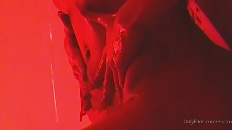 Ehcico oils her tits up nice and wet